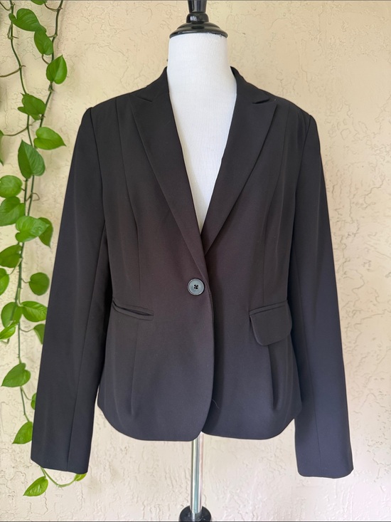 Liz Claiborne Jackets & Blazers - Liz Claiborne Black Single-Button Women's Blazer